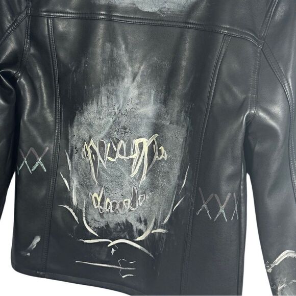 URBAN OUTFITTERS CUSTOM PAINTED FAUX VEGAN LEATHER JACKET BLACK SP - Picture 5 of 6